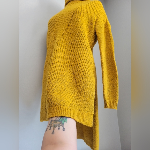 LONG SLEEVE SLIT ROLLNECK TUNIC SWEATER - Picture 2 of 7